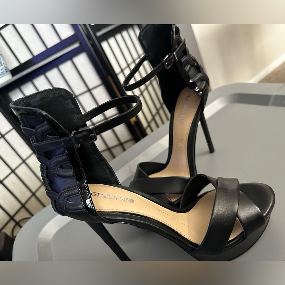 Gianni Bini Black high heel